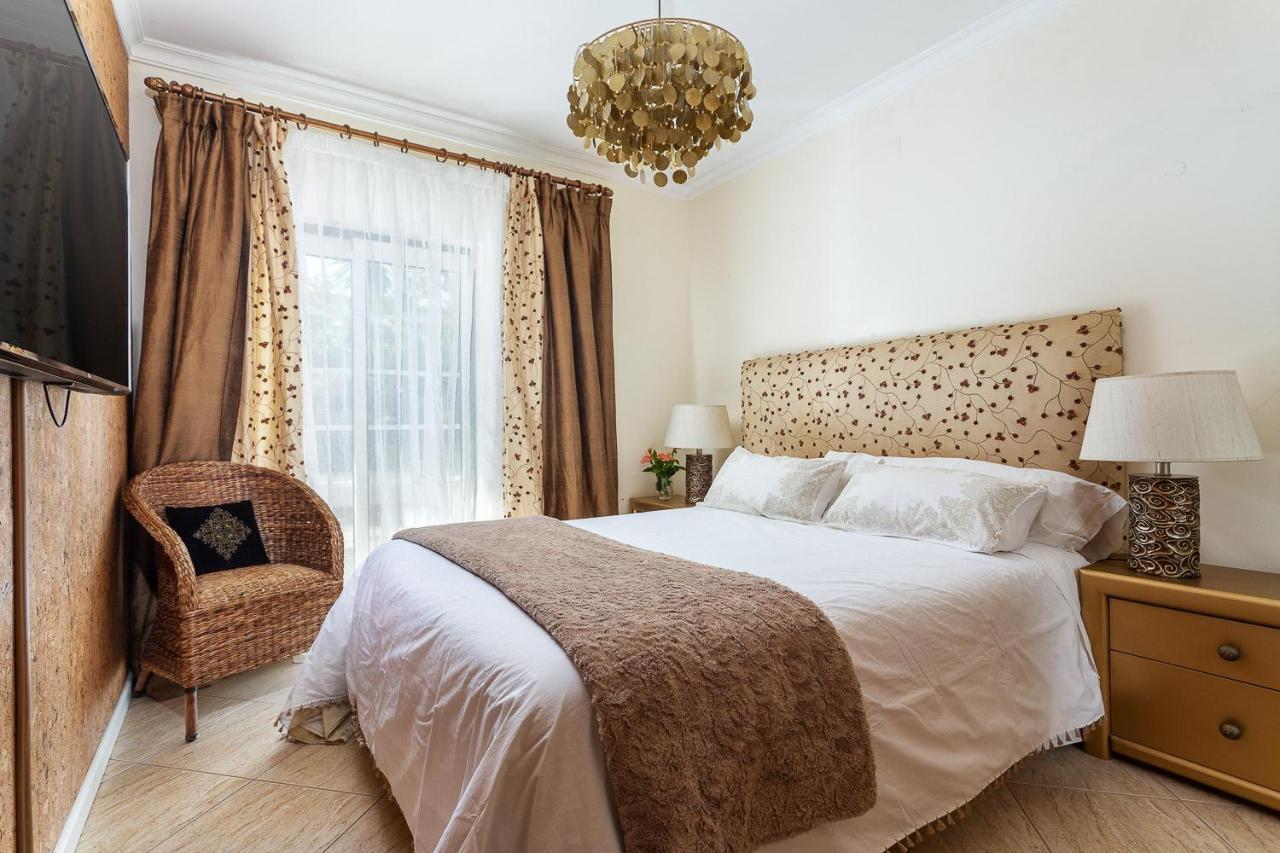 Decor N' Cozy Place For Families And Friends Guia  Exterior photo